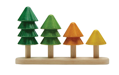 картинка Пирамидка Plan Toys «Дерево» от магазина konik.ru