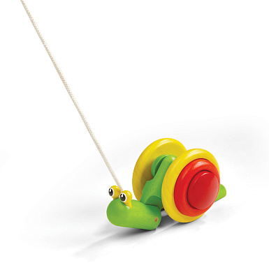 картинка Каталка на верёвочке Plan Toys «Улитка», цветная от магазина konik.ru